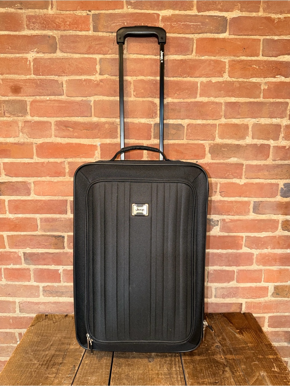 Jeep Black Upright Rolling Suitcase with Telescoping Handle
